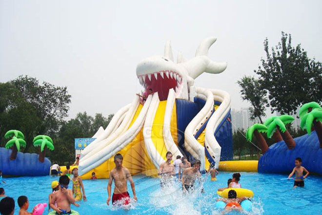 水滑梯